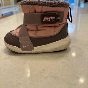 Toddler Size 9C Nike Boots